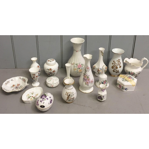 507B - A quantity of collectable Wedgewood, Aynsley & other ceramics. Includes Wild Violet, Cottage Garden,... 