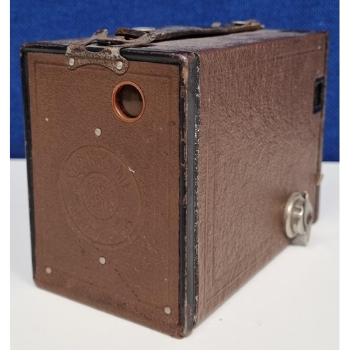 279 - A 'Kodak' no.2 'Brownie' boxed camera, in brown leatherette case.