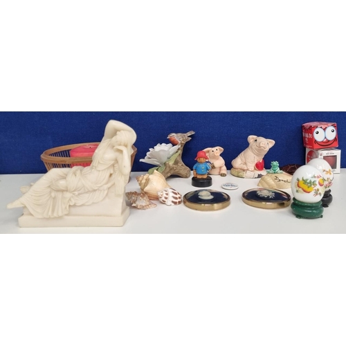 625A - A quantity of smaller decorative items, including a classical figurine, 'Royal Osborne' bird, a humo... 