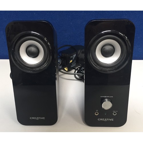 3068 - A pair of 'Creative Inspire T12' computer speakers.