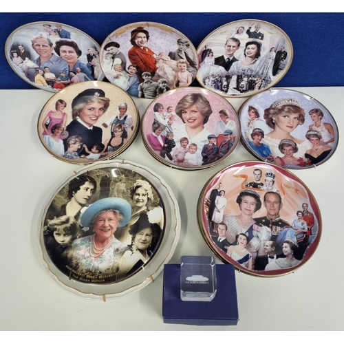 582 - Twenty-two royal memorabilia decorative plates, mainly 'Worcester', together with a Queen Elizabeth ... 