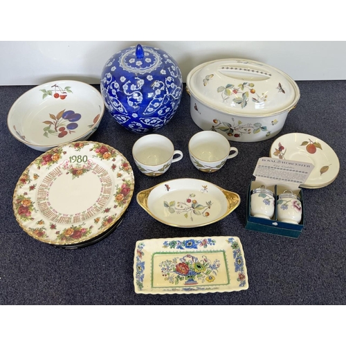 620 - A collection of 11 ceramic items. Includes unmarked blue ginger jar, Royal Worcester part tea set, e... 