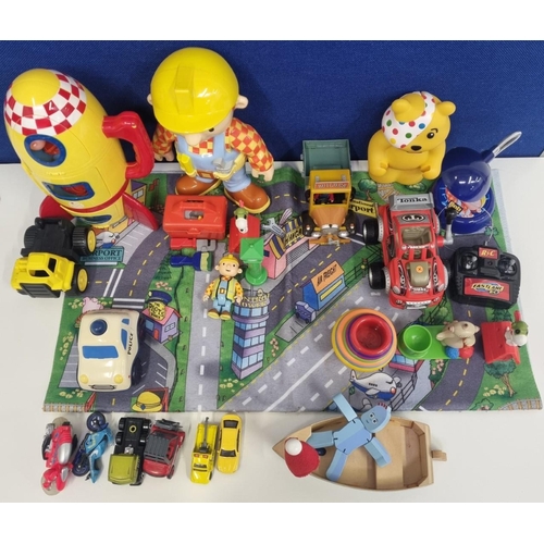 764 - A mixed lot of contemporary children's toys, to include various characters. 'Bob the Builder', 'In t... 