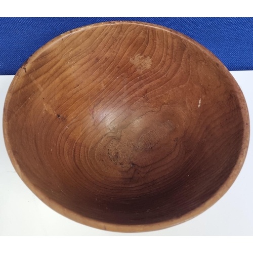 640 - A larger size, rustic wooden oak fruit bowl with attractive patination. Height 15cm, diameter 4cm.