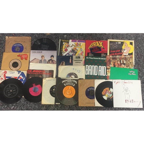 3514 - Various Artists - Vinyl 45's (x22). To include a David Bowie sampler, The Beach Boys, The Kinks, The... 