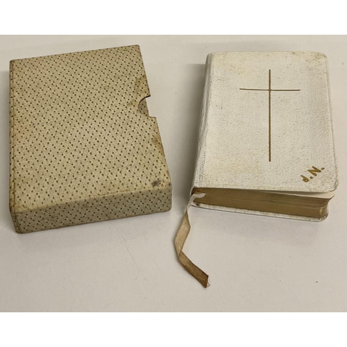 3213 - A 1969 book of common prayer, with sleeve.