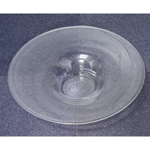 207 - A good quality, circular glass table centrepiece. Height 10cm, diameter 50cm.