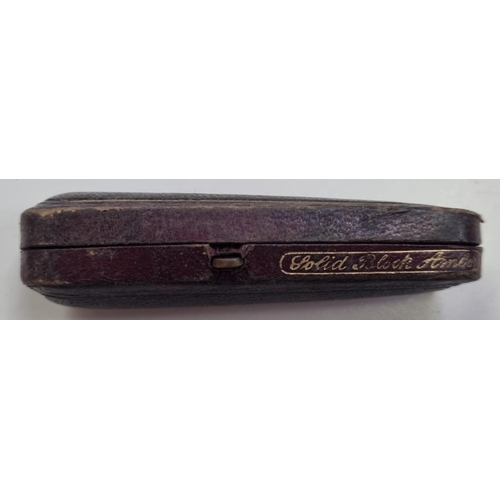 662 - An early 20th century cheroot holder, in its original red velvet lined presentation box. Made with s... 