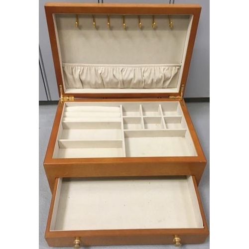 638 - A contemporary jewellery box, with a hinged lid, tray & single drawer, all in a beech/burr-coloured ... 