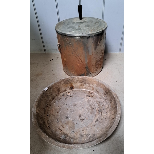 434 - A large metal lidded pot & pan bowl.