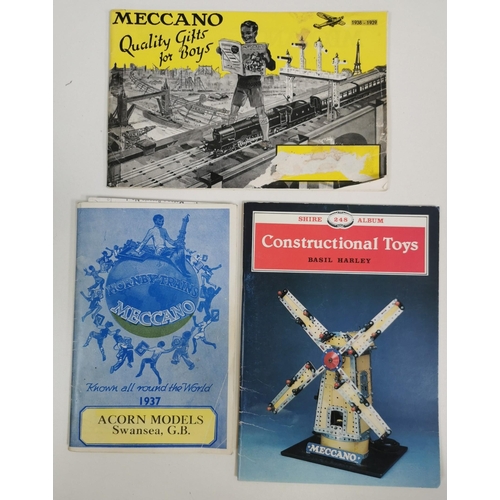 2527 - A selection of eight 'Meccano' instruction leaflets & catalogues. To include 'Meccano Quality Gifts ... 