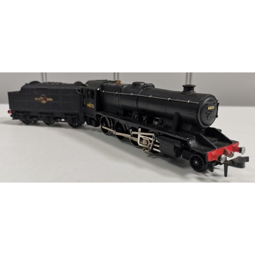 2730 - A partially boxed Hornby-Dublo B.R. black Locomotive & Tender. Model no.2224. Missing box lid.