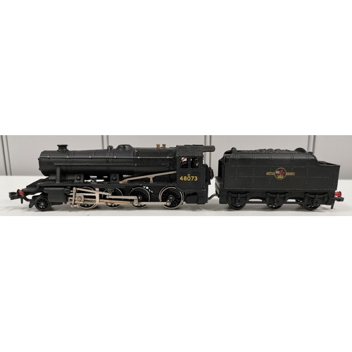 2730 - A partially boxed Hornby-Dublo B.R. black Locomotive & Tender. Model no.2224. Missing box lid.