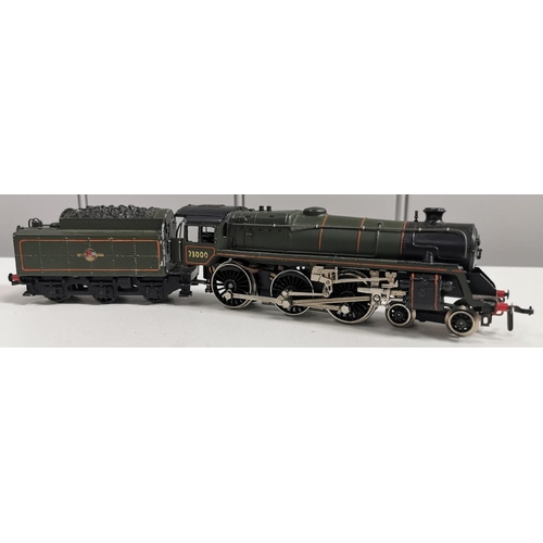 2733 - An unboxed Hornby-Dublo 4-6-0 B.R. Locomotive & Tender 'Cardiff Castle', together with a Trix Class ... 