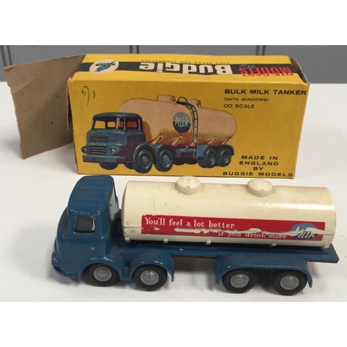 2808 - A Budgie OO scale 'Bulk Milk Tanker', with original box. Model no.292.