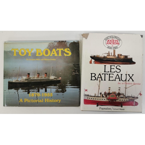 2544 - A collection of four model boat reference books & booklets. To include 'Toy Boats - A Pictorial Hist... 