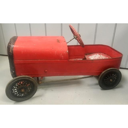 1902 - An early, original 'Triang' pedal car. Original paintwork, may have had steering wheel replaced. Dim... 