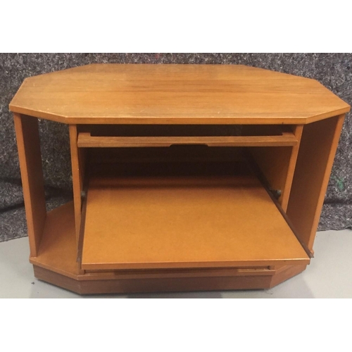 114 - A teak-coloured TV stand on castors, with pull-out shelf for video/dvd player. Dimensions(cm) H50, W... 