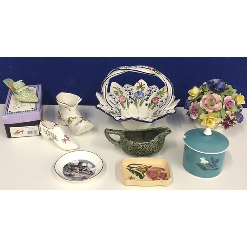 546 - A mixed selection of ceramics. Includes Harvest Ware Wade (4223), Royal Worcester Kay & Co. plate, P... 