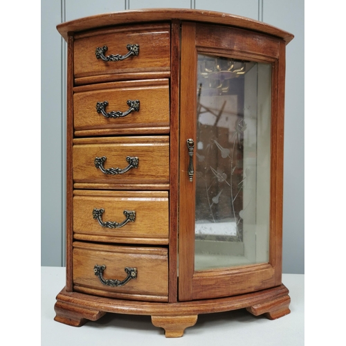 651 - A dressing table jewellery chest/cabinet, with glazed door & five shallow drawers, together with a m... 