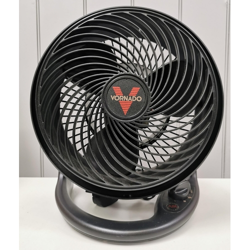 826 - A boxed 'Vornado' air circulator. Model no.620B. Complete with instruction booklet. Height 35cm, wid... 