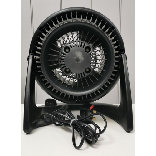 826 - A boxed 'Vornado' air circulator. Model no.620B. Complete with instruction booklet. Height 35cm, wid... 