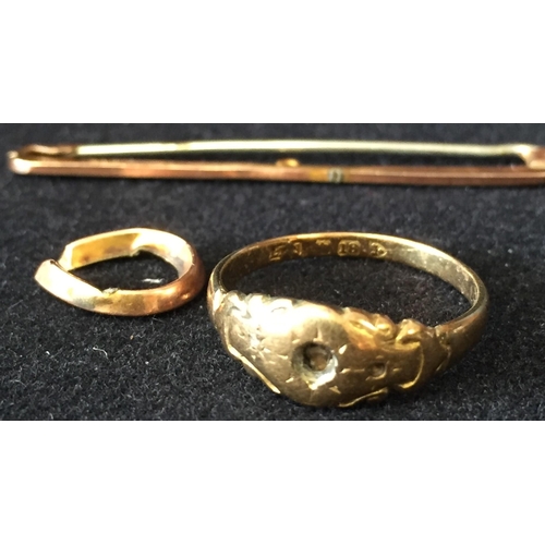 1205 - A mixed lot of gold jewellery. To include a hallmarked 18ct gold ring (missing stone). Weight approx... 