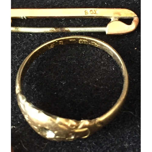 1205 - A mixed lot of gold jewellery. To include a hallmarked 18ct gold ring (missing stone). Weight approx... 