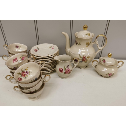 1386 - A vintage 'Bavaria Schwarzenhammer' twenty-seven piece, floral print coffee set. To include twelve c... 