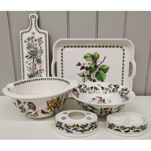 515 - A selection of six items of Portmeirion homeware. To include two bowls, two bathroom tidies, serving... 