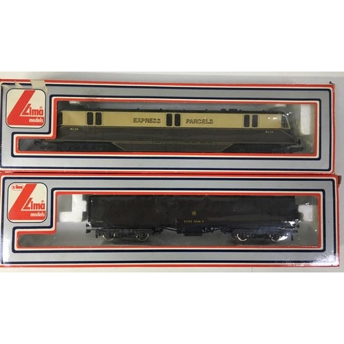 2783 - A boxed Lima OO gauge Railcar & boxed Wagon. To include Express Parcels Railcar G.W.R. & Bogie Parce... 