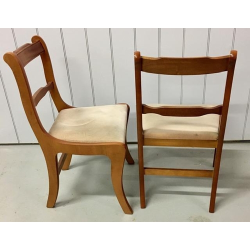 119 - A pair of vintage hall chairs, with a stylish frame. Dimensions(cm) H85(45 to seat), W54, D54.