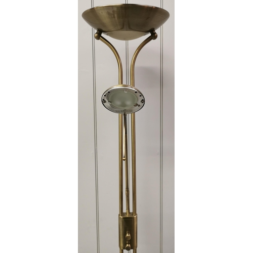 774 - A good quality free-standing brass uplighter & reading light double-headed adjustable lamp, with dim... 