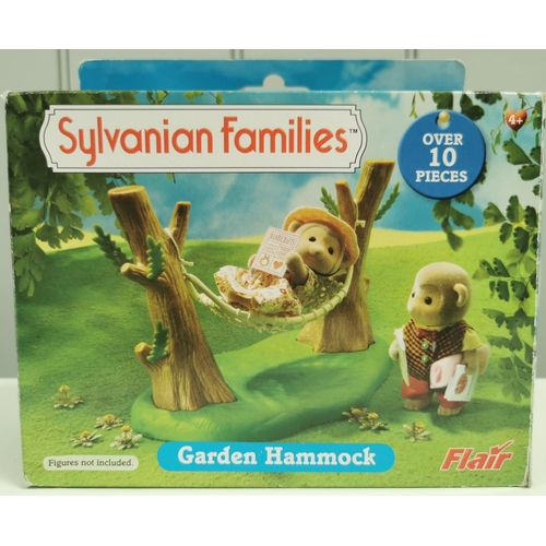 4517 - Sylvanian Families Garden Hammock.  Manufacturer/Model No: Flair 4447.  Unchecked for completeness.