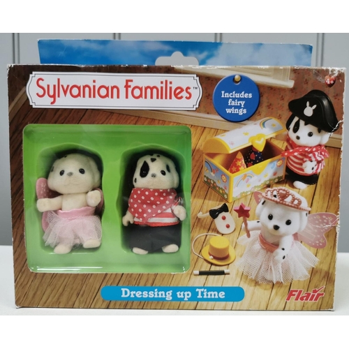 4564 - Sylvanian Families Dressing Up Time.  Manufacturer/Model No: Flair 4638.  Missing star wand.