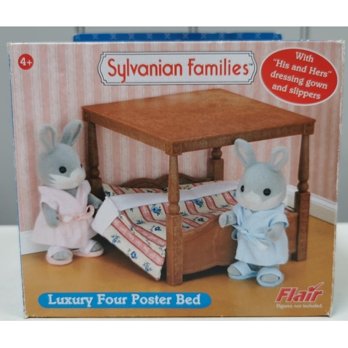 4575 - Sylvanian Families Luxury Four Poster Bed.  Manufacturer/Model No: Flair 4702.  Unchecked for comple... 