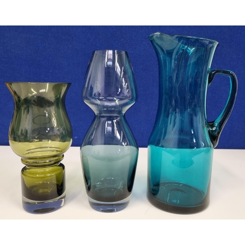 217 - An attractive lot of two 'Riihimaki' Finland glass vases (Tamara Aladin's 1970s green 'Tulppaani' 'T... 