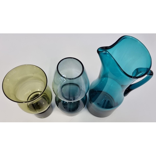 217 - An attractive lot of two 'Riihimaki' Finland glass vases (Tamara Aladin's 1970s green 'Tulppaani' 'T... 