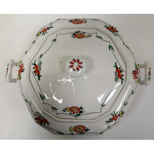 510 - An 'Alfred Meakin - Chatham' twenty-one piece dinner service. To include two tureens, gravy jug, thr... 