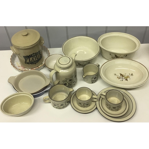 521 - A mixed lot of crockery. To include 'Royal Doulton - Wild Cherry' serving dishes, 'Hornsea' coffee p... 