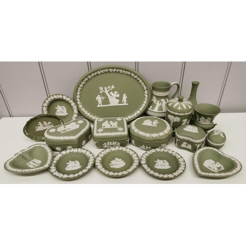 505 - A collection of seventeen pieces of 'Wedgwood' green Jasperware.