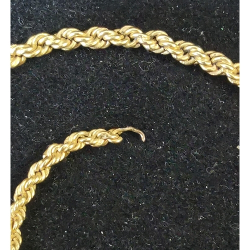 A hallmarked 20K gold rope chain. Clasp broken. Weight approx. 16g.