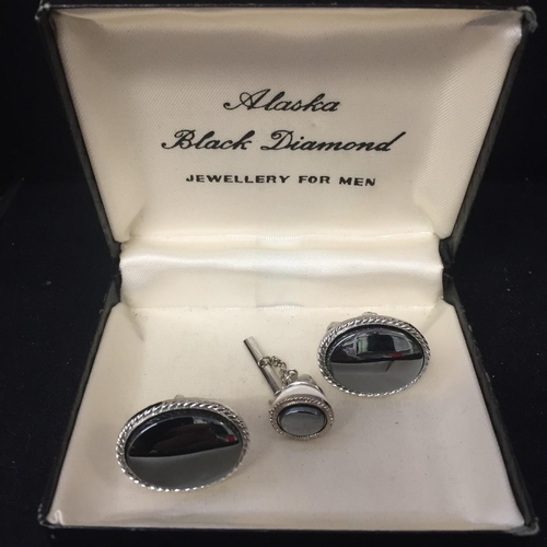 865 - A collection of gents cufflinks, tiepins & sterling silver chain. To include boxed RAF Command cuffl... 