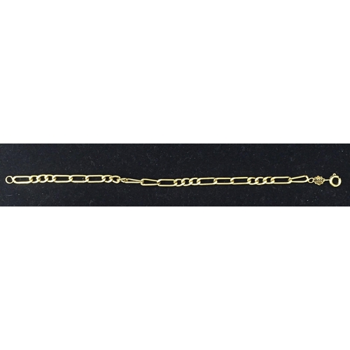 889 - A gents 18K Gold chain bracelet. Length approx. 18.5cm, weight approx. 4.7g.