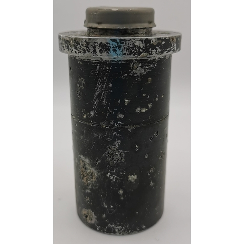 209 - A WWII German inert bomb fuse. Inscribed 'Kappeu Dichtungsring vor Beladen entfernen' (remove cap se... 