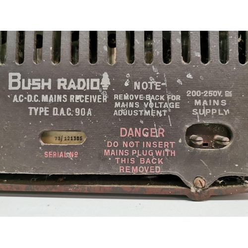 400 - A 1950's valve radio, by 'Bush'. Model no. DAC90A. Untested.