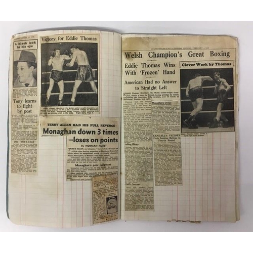 435 - A unique collection of Boxing newspaper cutting scrapbooks & newspapers. Scrapbooks primarily includ... 