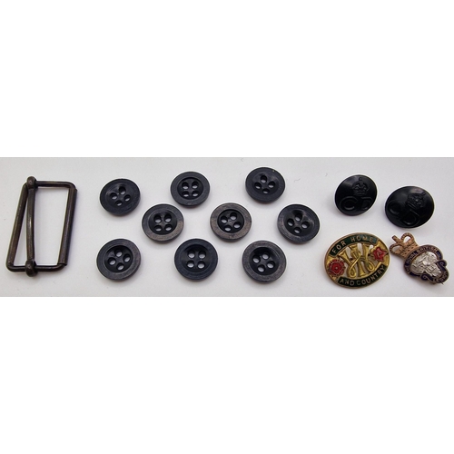 385 - A mixed selection of uniform tabs, buttons & badges.