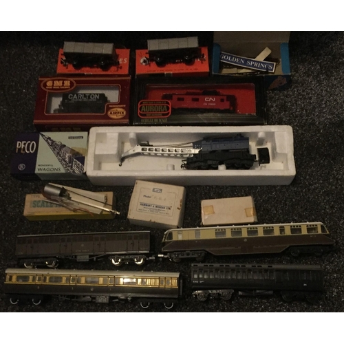 2802 - A collection of boxed & unboxed rail engines, wagons & accessories. To include DB Essen crane 734054... 