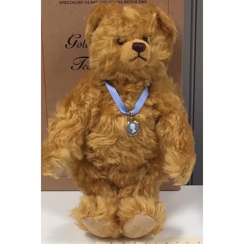 4000 - Steiff Queen Elizabeth II Golden Jubilee bear. Limited Edition 1664/2002. Boxed with certificate. He... 